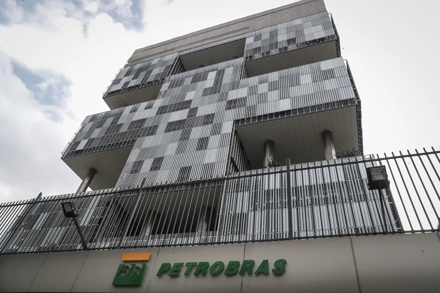 Brasil produce un récord de cinco millones de barriles diarios de petróleo y gas