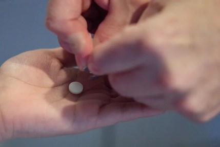 Texas avanza en aprobar la ley que criminaliza la distribución de pastillas abortivas