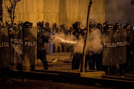 Las protestas en Lima dejan 24 heridos y seis detenidos, uno de ellos de catorce años