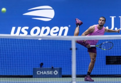 Alcaraz vuelve a semifinales en Nueva York tras despachar a Lehecka