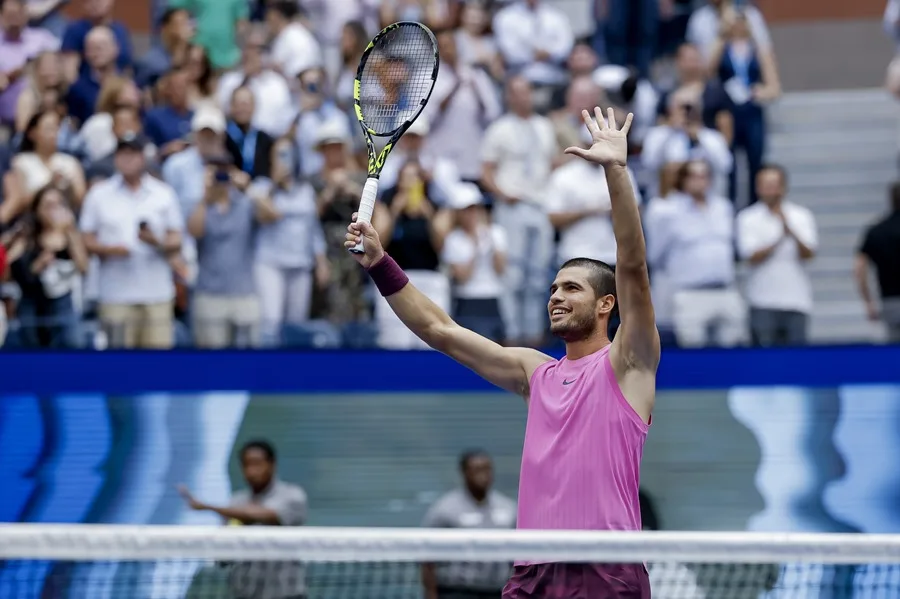 Alcaraz le cobra la revancha a Djokovic