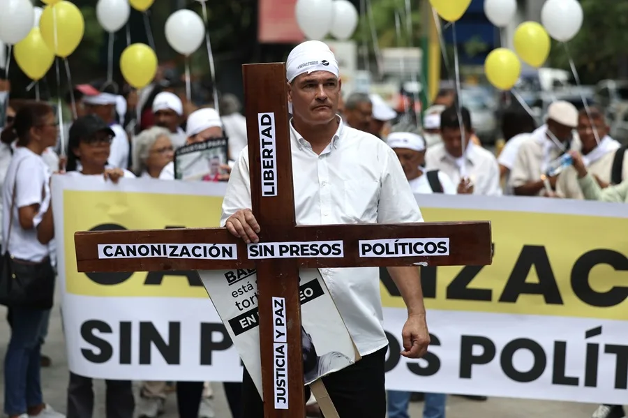 HRW advierte que decenas de presos políticos en Venezuela llevan varios meses incomunicados