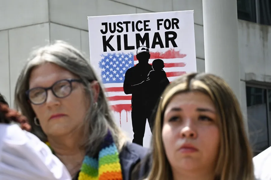 El salvadoreño Kilmar Abrego es trasladado a un centro de detención de Pensilvania (EE.UU.)
