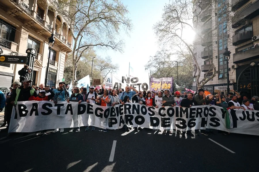 Trabajadores de universidades públicas y de la salud protestan en Argentina contra los vetos de Milei a mayores fondos
