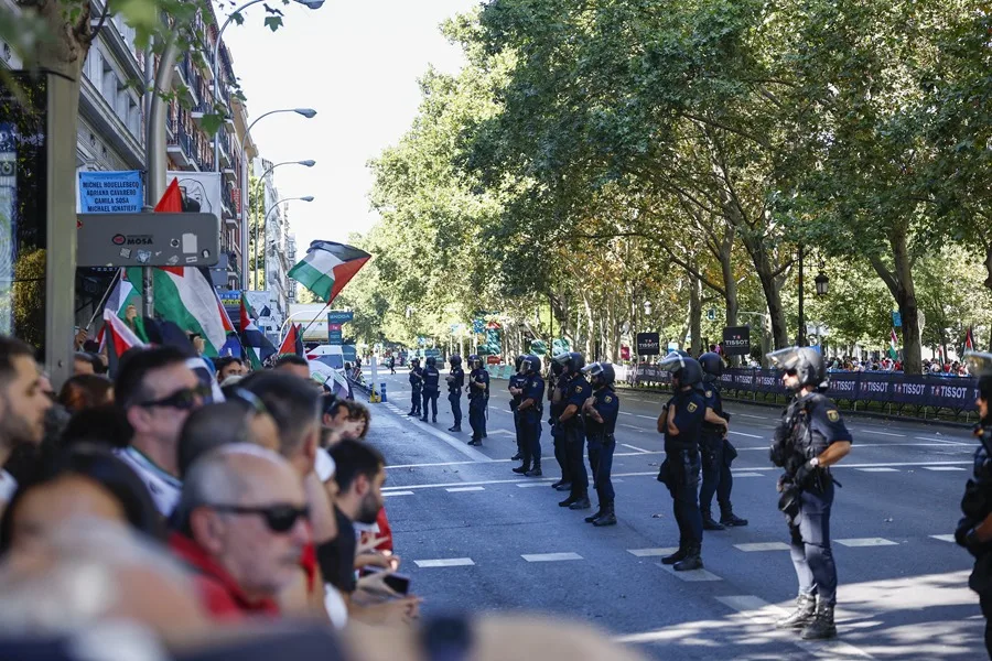 Protestas en La Vuelta: de los manifestantes identificados 4 tenían antecedentes por desórdenes y 7, por delitos comunes
