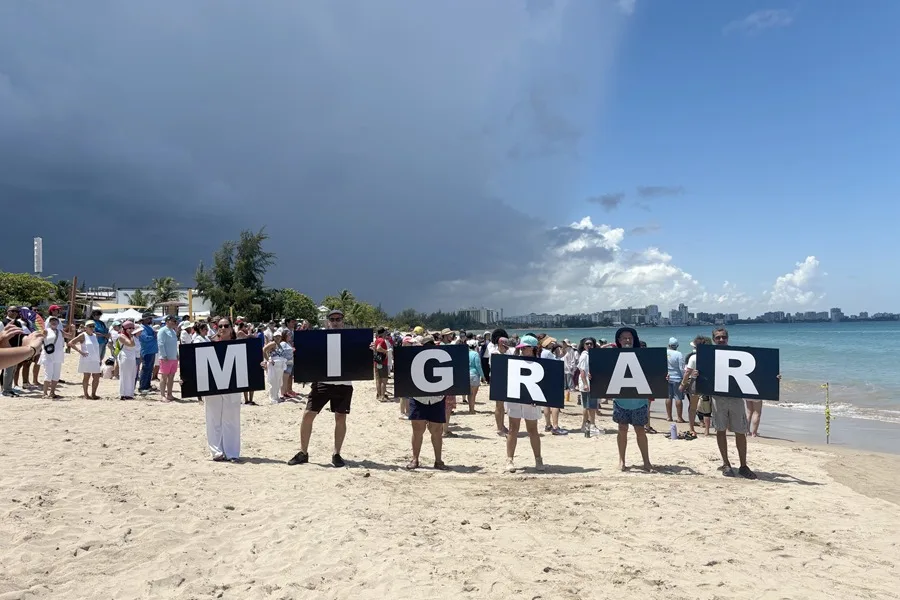 Los puertorriqueños claman que 'migrar es un derecho' frente a las políticas del Gobierno de Trump