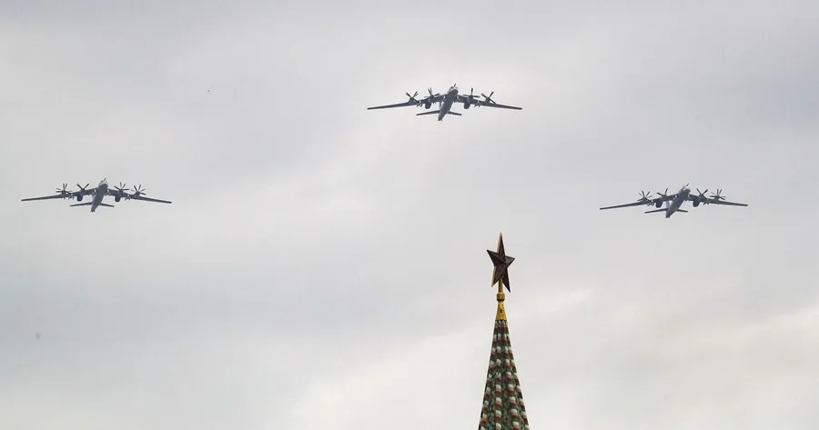 Cazas estadounidenses rastrean bombarderos de Rusia que volaban cerca de Alaska