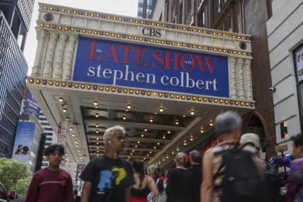El programa de Stephen Colbert gana su primer Emmy tras el anuncio de su cancelación