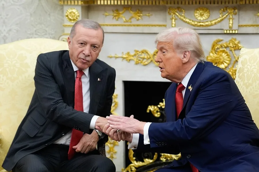 "Me gustaría que dejara de comprar petróleo a Rusia", le dice Trump al presidente de Turquía