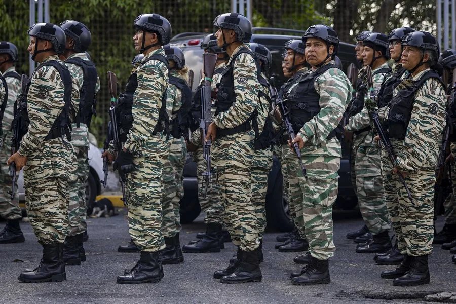Trump se burla de las milicias ciudadanas en Venezuela: "¡Una amenaza muy seria!"