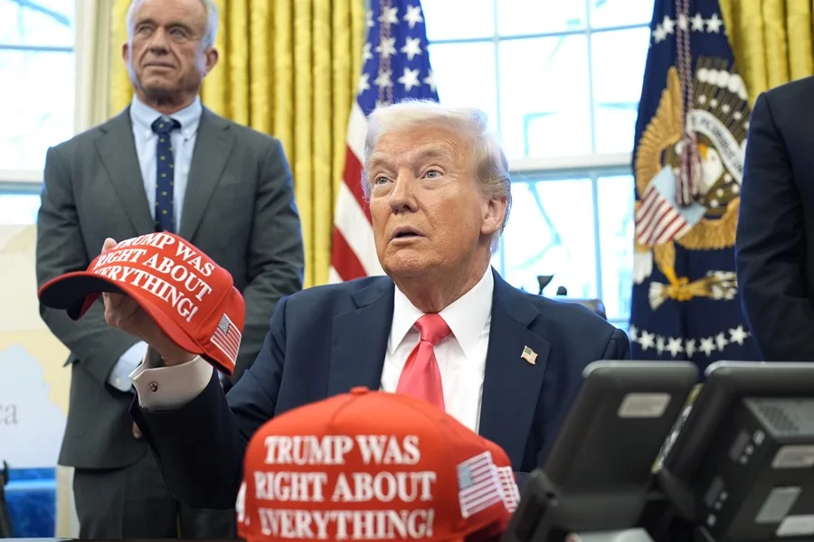 El perfil bajo de Trump desata rumores sobre su salud y el presidente responde en Truth Social