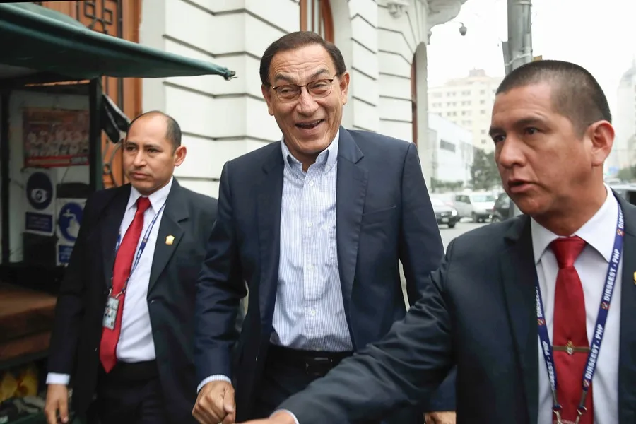 Tribunal de Perú ordena la excarcelación del expresidente Vizcarra en juicio por sobornos