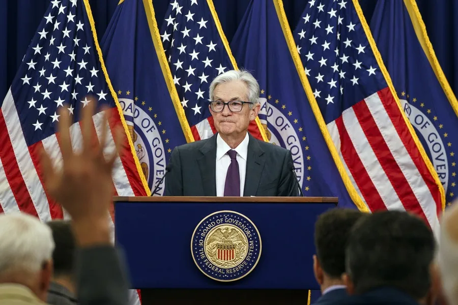 Fotografía de archivo del presidente de la Reserva Federal de Estados Unidos, Jerome Powell, habla durante una rueda de prensa en la Reserva Federal, Washington, DC, EE. UU. EFE/EPA/WILL OLIVER