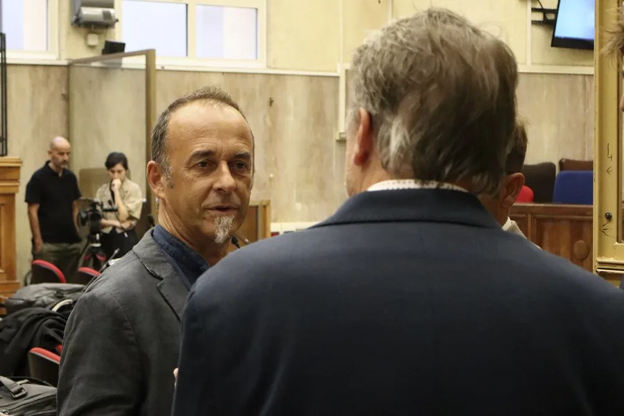 El italiano Francesco Arcuri (i),