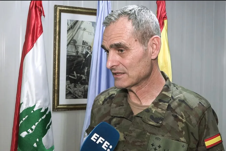El general español Aroldo Lázaro