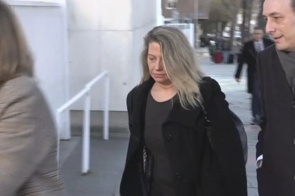 La asesora de Moncloa, Cristina Álvarez (c)