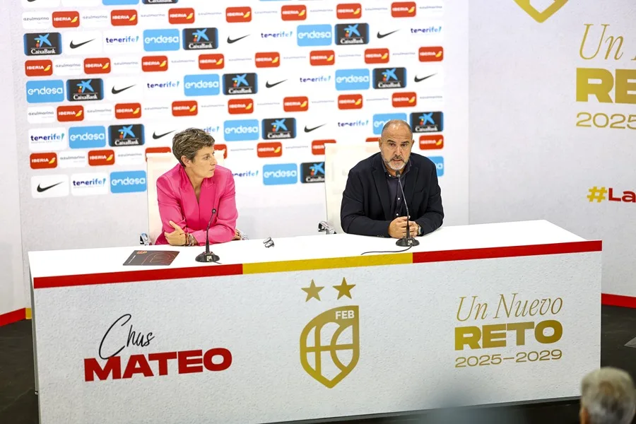 La presidenta de Federación Española de Baloncesto (FEB), Elisa Aguilar, presenta a Chus Mateo como nuevo seleccionador absoluto masculino, hoy en Madrid.