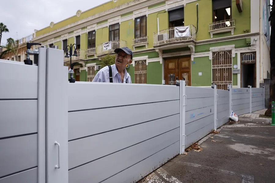 Barreras contra las inundaciones en el barranco de la Saleta en Aldaia, Valencia,