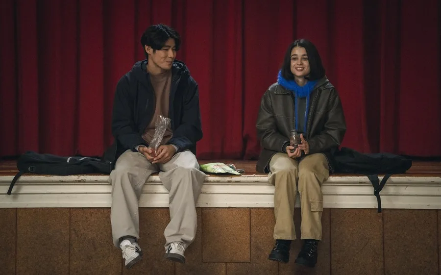 Los actores Jae Woo Yang y Berta Castañé en una escena de la cinta 'Sigue mi voz', 