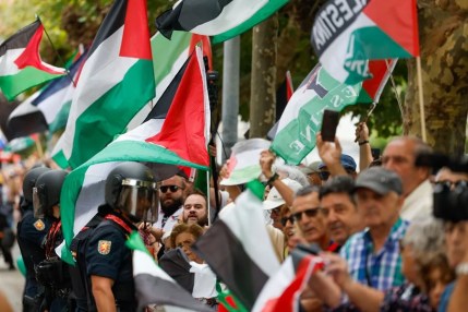 La plataforma Gernika-Palestina protesta contra la presencia del equipo Israel-Premier Tech