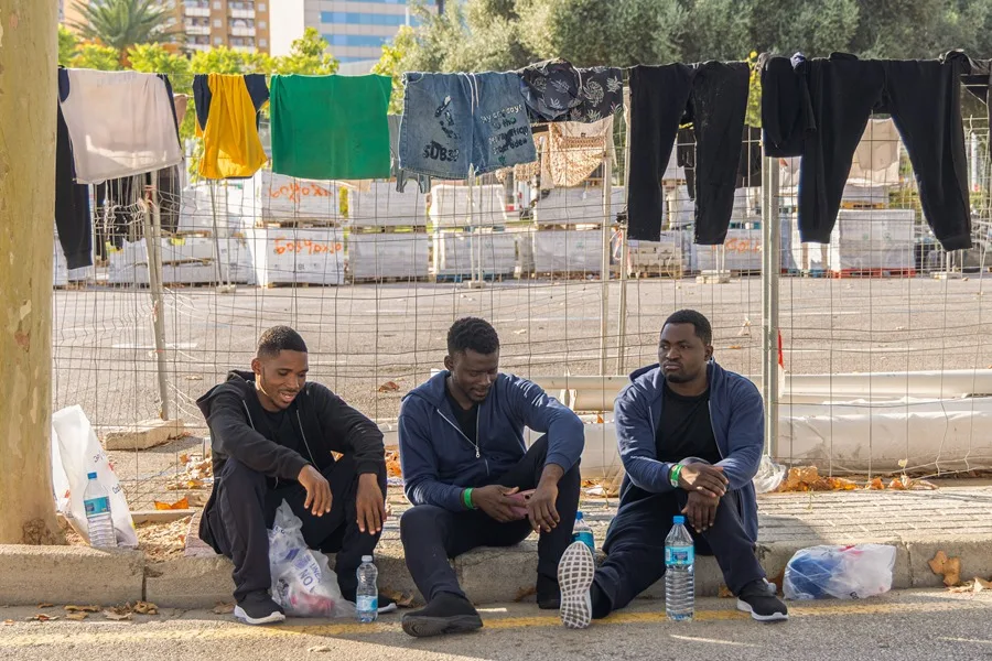 Unos migrantes, recién llegados a Baleares