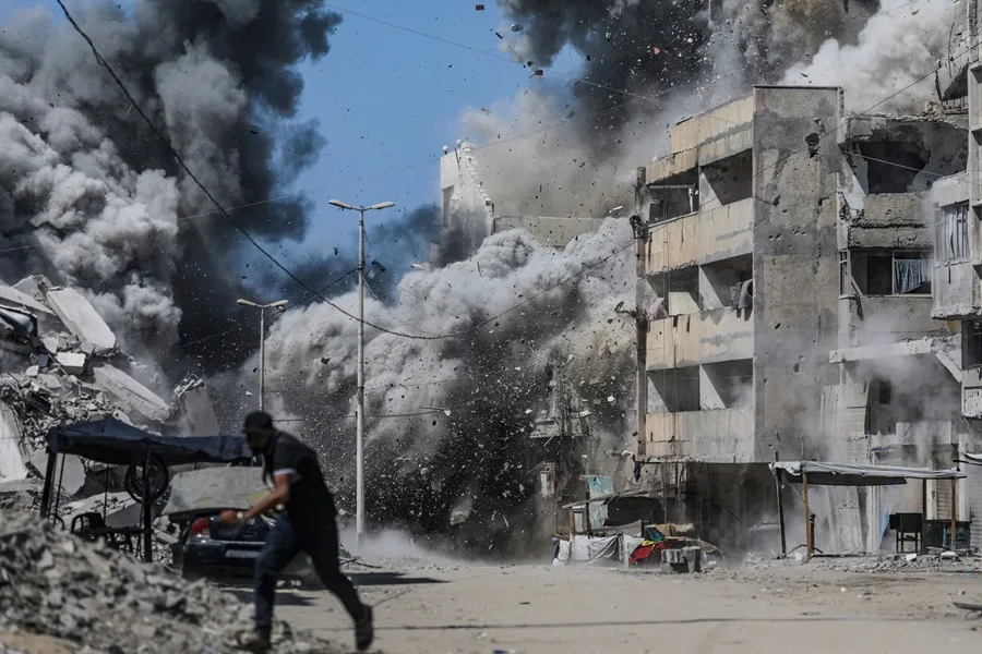 El Ejército israelí bombardea Gaza.