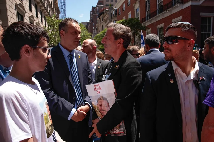 El ministro de Cultura israelí, Miki Zohar (izq.), en una imagen de archivo