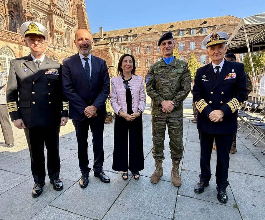 El teniente general español Aroldo Lázaro Sáenz (2d)