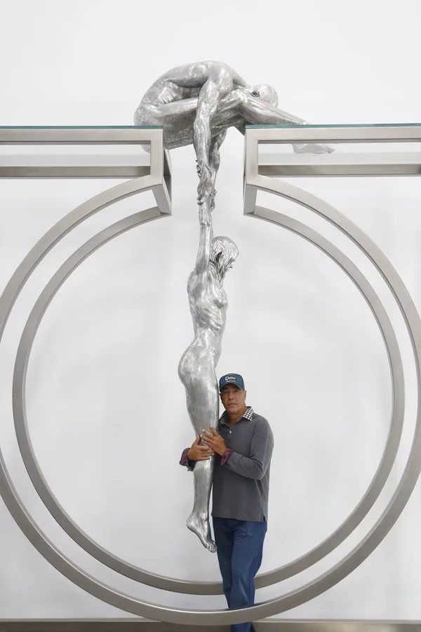 ESCULTOR LORENZO QUINN