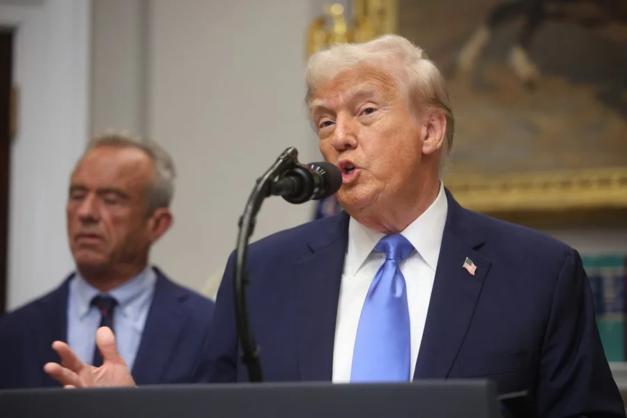 Trump vincula el paracetamol en el embarazo con el riesgo de autismo pese a la falta de consenso médico