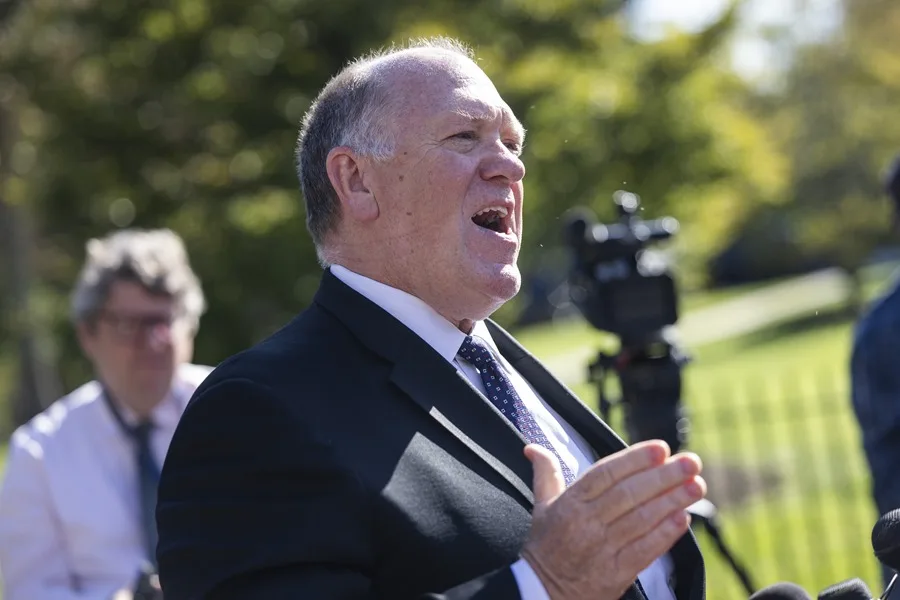 La Casa Blanca dice que los arrestos de migrantes siguen "muchos factores" y no un perfil racial