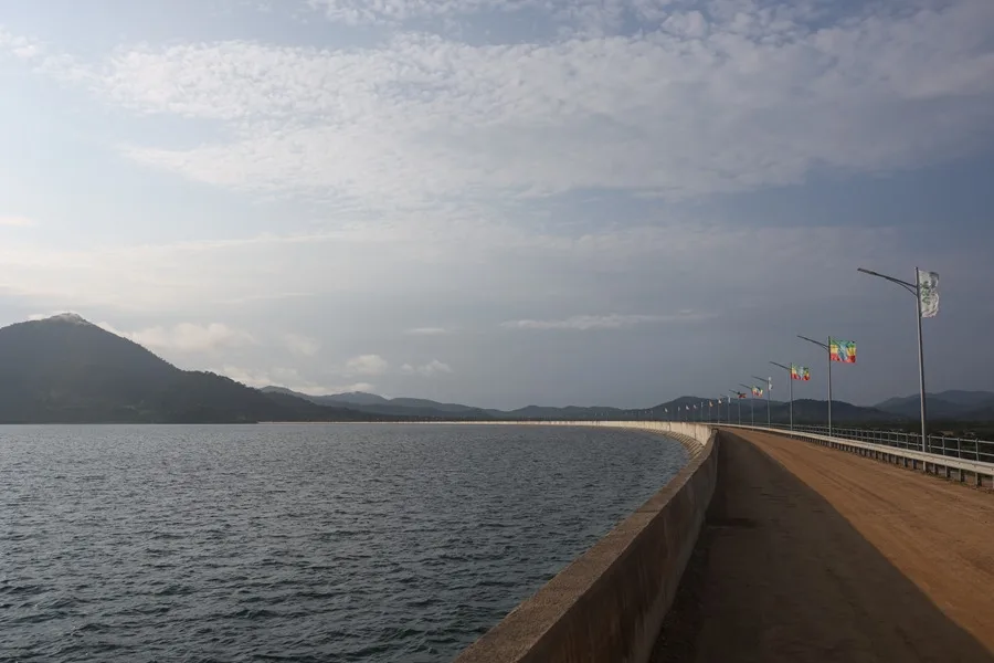 Vista de la presa inaugurada hoy en Etiopía.