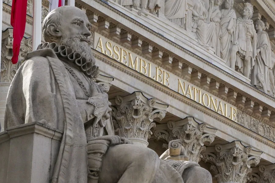 Exterior de la Asamblea Nacional, sede del Parlamento francés.