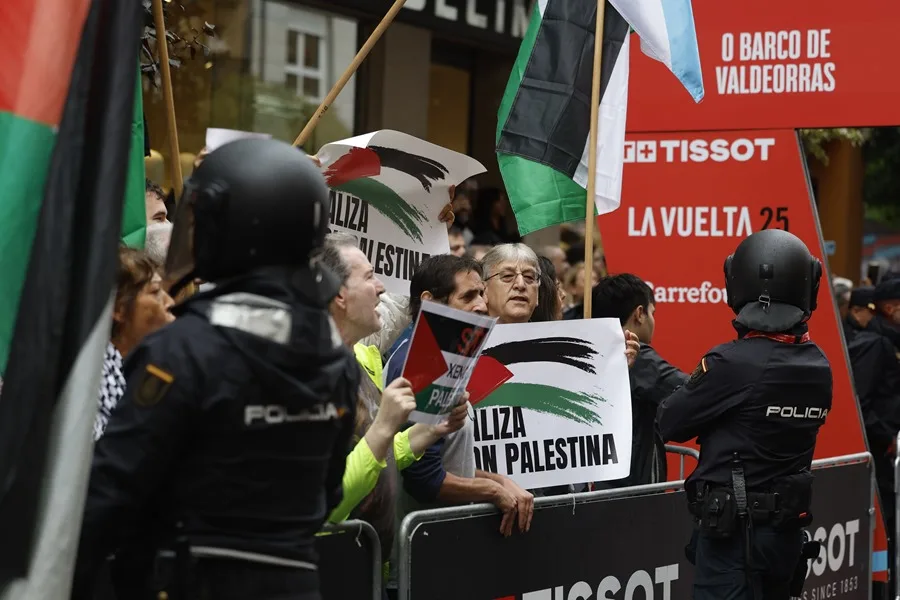 Protestas contra la participación del equipo israelí Premier Tech en la Vuelta