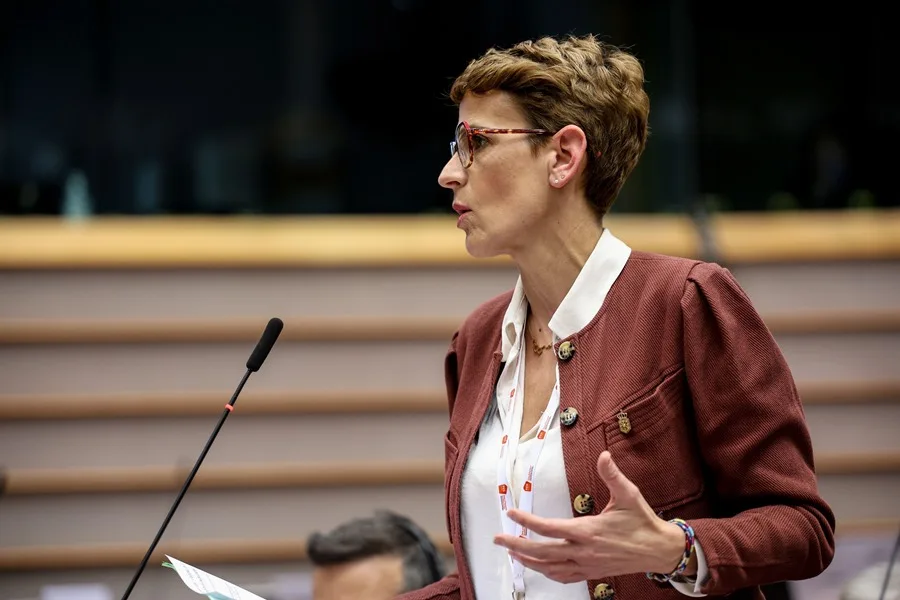 regiones automovilísticas europeas piden a Bruselas financiación y valorar el motor de combustión. En la imagen, La presidenta de Navarra, María Chivite, durante una sesión plenaria del Comité de las Regiones, en Bruselas (Bélgica). EFE/ Pablo Garrigós/ Archivo
