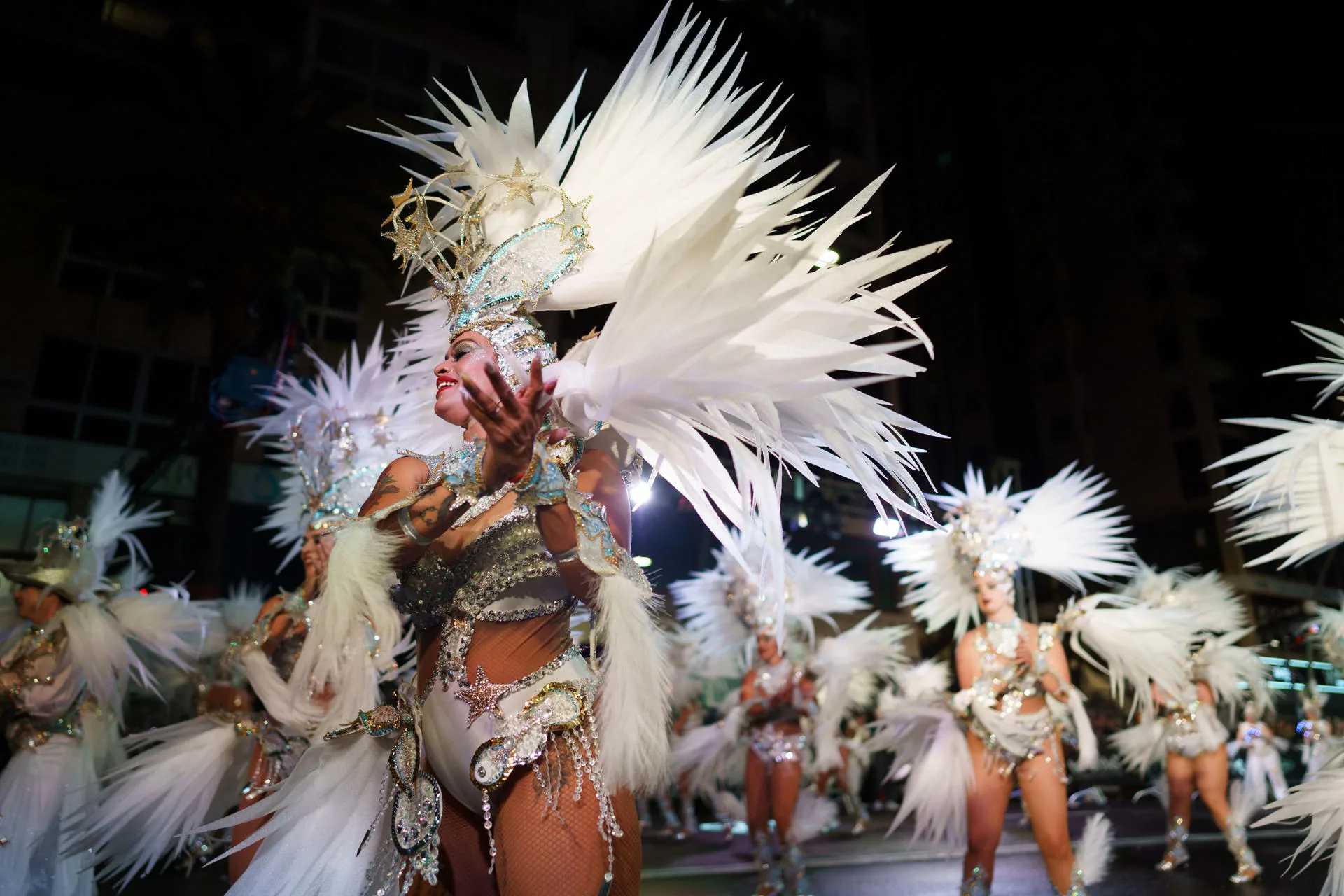 SANTA CRUZ DE TENERIFE.- Imagen de archivo del a comparsa Los Rumberos durante su actuación en el concurso Rítmo y Armonía del Carnaval de Santa Cruz de Tenerife. EFE/Ramón de la Rocha