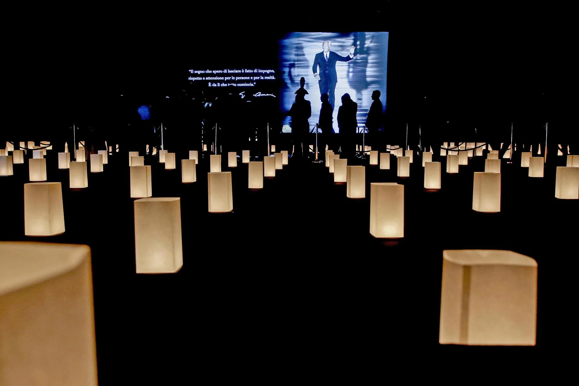 People pay their respects to late Italian fashion designer Giorgio Armani at his funeral chapel in Milan, northern Italy, 06 September 2025. EFE-EPA/MOURAD BALTI TOUATI