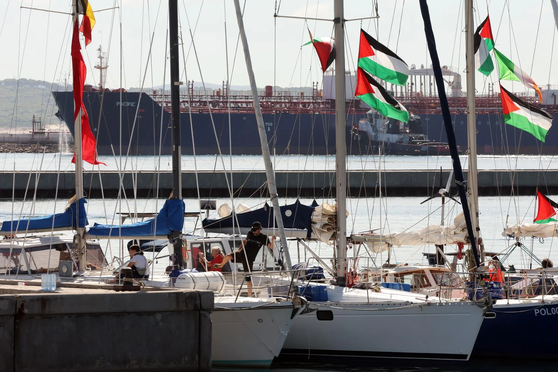 Participantes de la Flotilla Global Sumud, en una imagen de arhivo. EFE/MOHAMED MESSARA