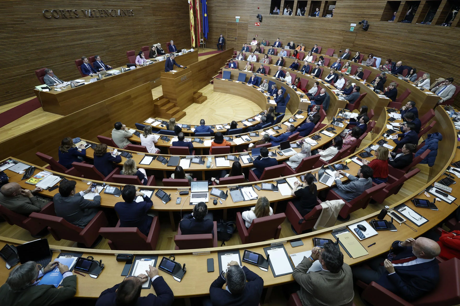 Vista general del hemiciclo parlamentario de Les Corts Valencianes. EFE/Biel Aliño /Archivo