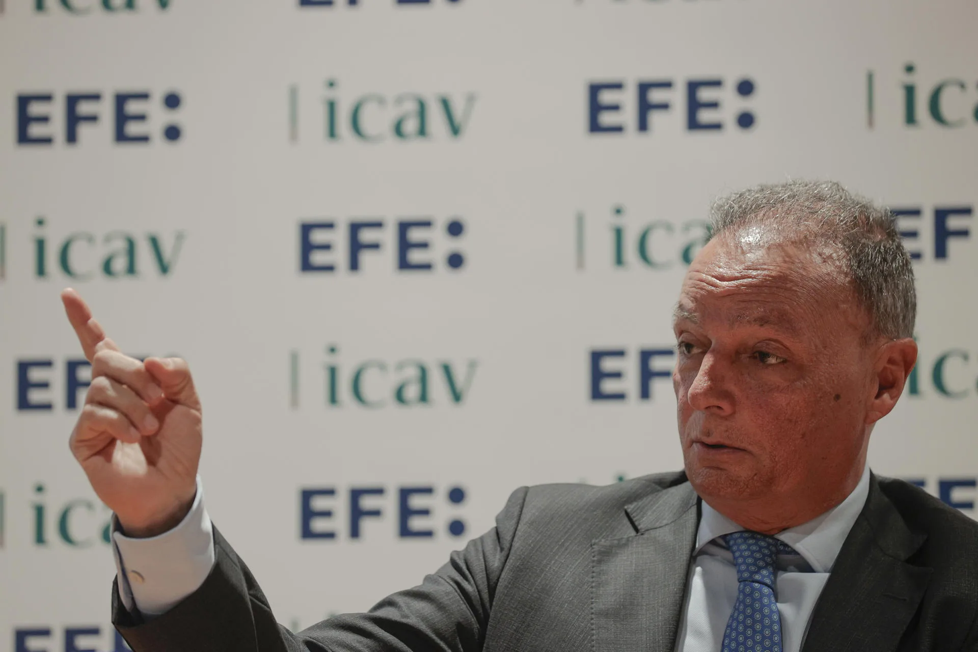 El presidente de la CEV, Salvador Navarro, durante los "Diálogos EFE" en el Colegio de Abogados de Valencia. EFE/Manuel Bruque