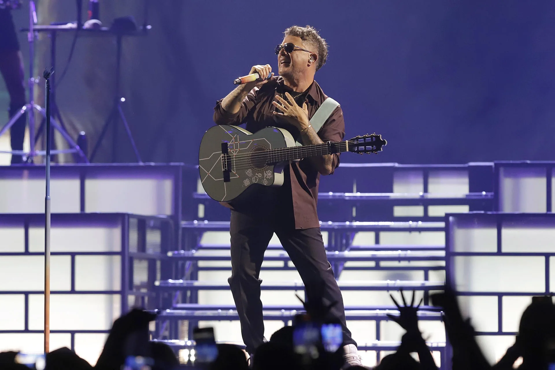 El cantante Alejandro Sanz, durante el concierto que ofreció el pasado 4 de septiembre en Puebla (México). EFE/Hilda Ríos