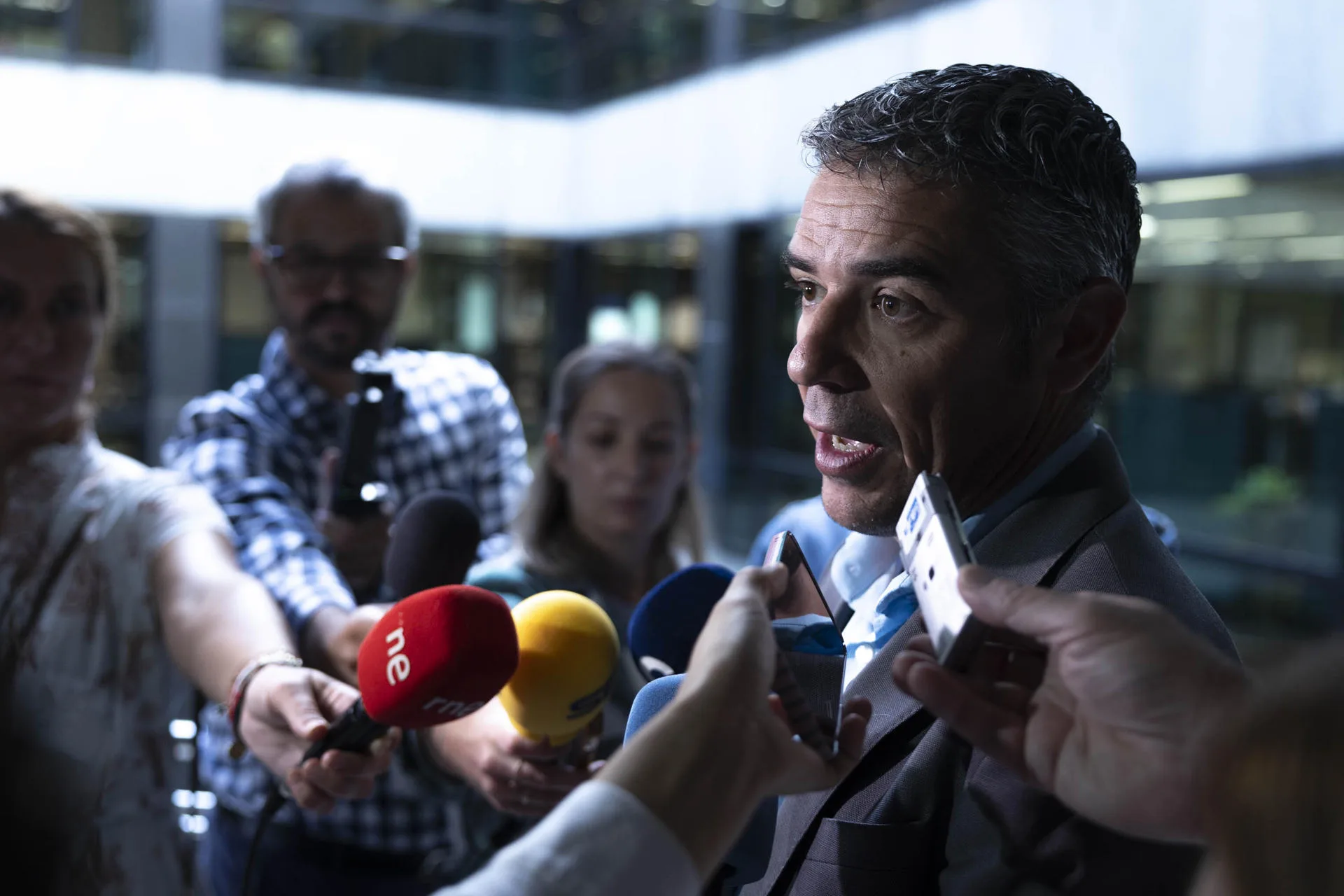 El consejero de Agricultura, Ganadería, Pesca y Soberanía Alimentaria del Gobierno de Canarias, Narvay Quintero, ha presidido la constitución del comité técnico científico para abordar las estrategias de control y erradicación de la filoxera. EFE/Miguel Barreto