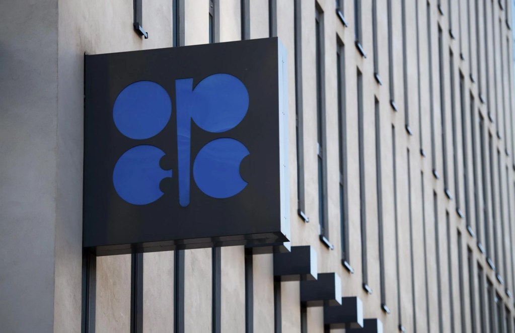 Fotografía de archivo que muestra el logotipo de la organización de la Organización de Países Exportadores de Petróleo (OPEP) en su sede en Viena (Austria). EFE/CHRISTIAN BRUNA