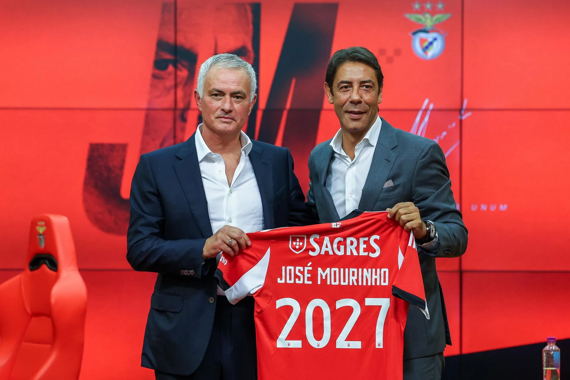 Jose Mourinho y el presidente de SL Benfica Rui Costa.