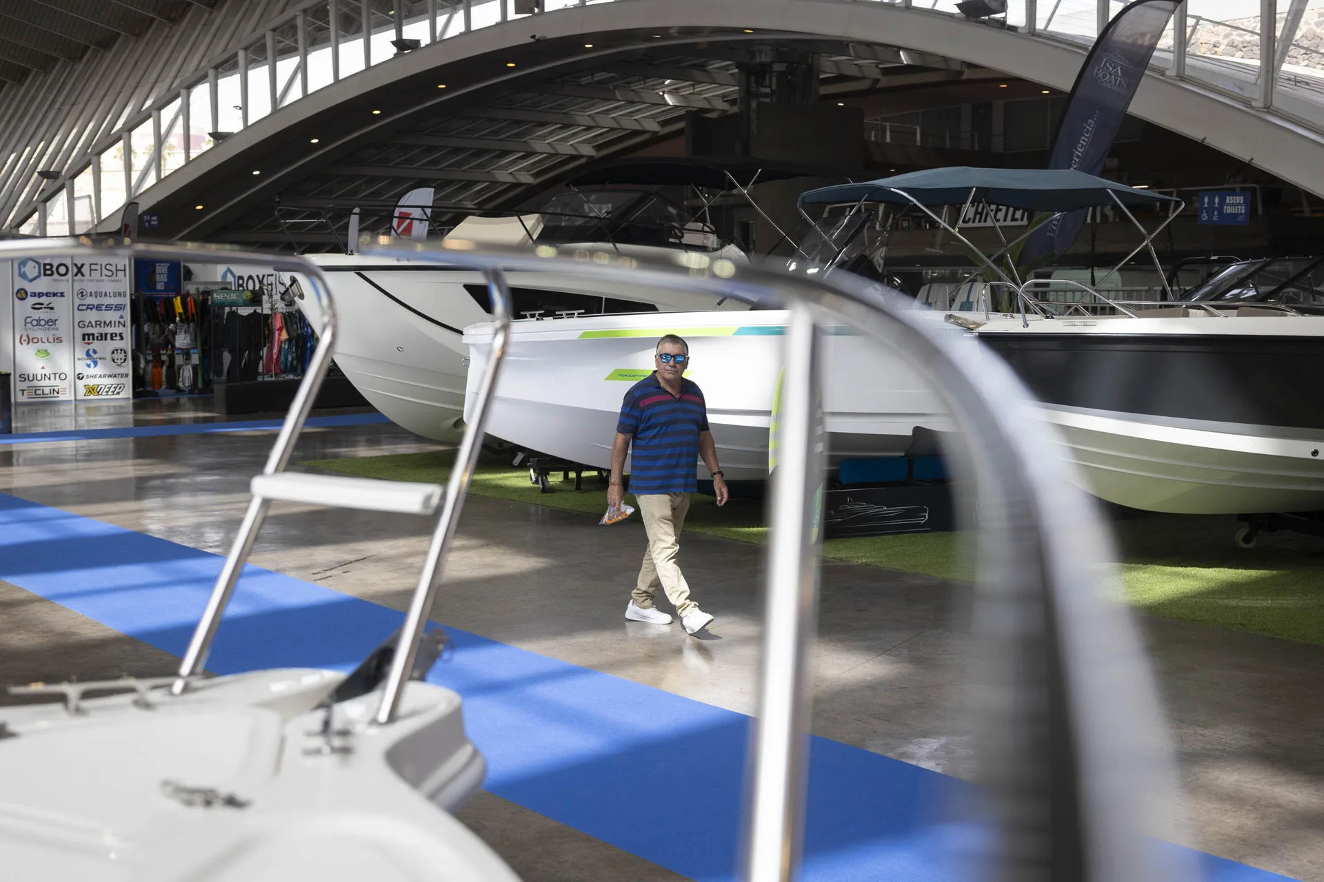El I Salón Náutico de Canarias, que se celebra en el Recinto Ferial de Tenerife bajo el nombre de 'Iñaki Domínguez' y que reúne a 50 expositores y 60 'stands' distribuidos en 10.000 metros cuadrados, buscará ahondar en la diversificación económica a través de la economía azul. EFE/Miguel Barreto
