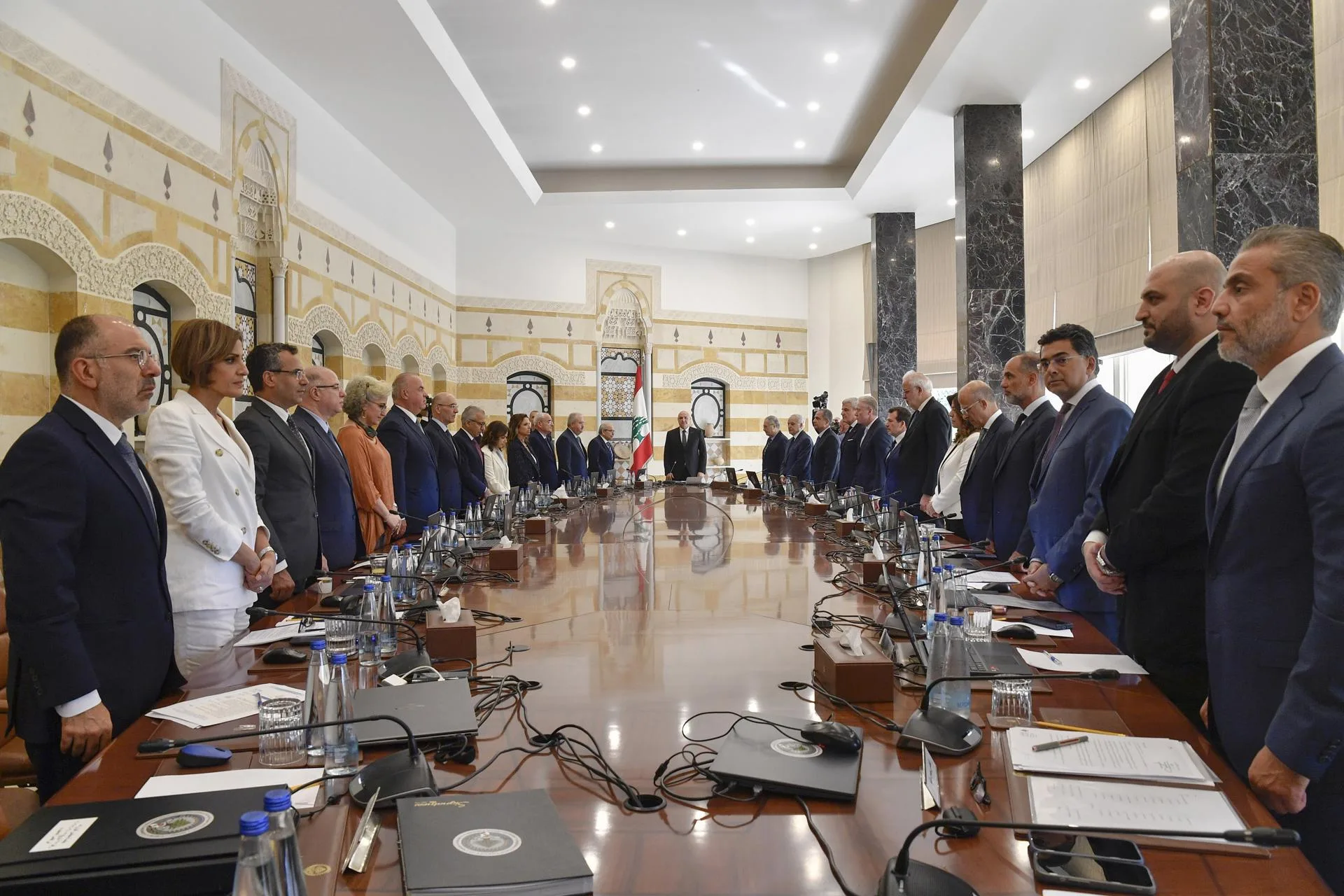 Lebanese President Joseph Aoun (C) presides over a cabinet session at the presidential palace in Baabda, Lebanon, 05 September 2025. EFE-EPA/WAEL HAMZEH