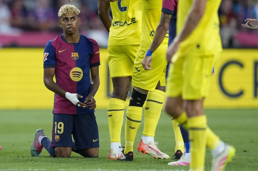 Un partido entre Villarreal y Barca.