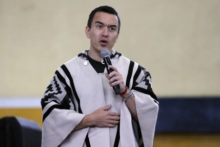 Fotografía de archivo del presidente de Ecuador, Daniel Noboa, hablando durante un acto público en Otavalo (Ecuador). EFE/ Jose Jacome