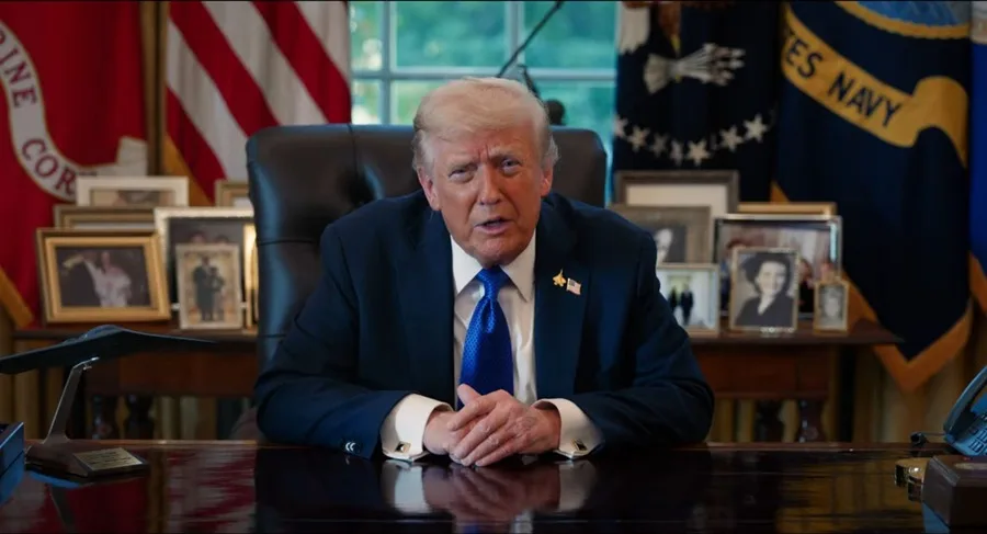 Captura de un video de la cuenta oficial en YouTube @WhiteHouse de la Casa Blanca que muestra al Presidente de Estados Unidos, Donald Trump, hablando en Washington (Estados Unidos). EFE/ @WhiteHouse