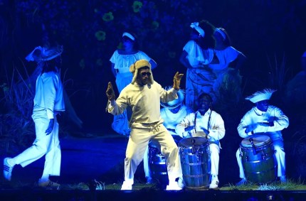 Fotografía de archivo del artista puertorriqueño Bad Bunny durante una presentación en el Coliseo de Puerto Rico en San juan (Puerto Rico). EFE/Thais Llorca